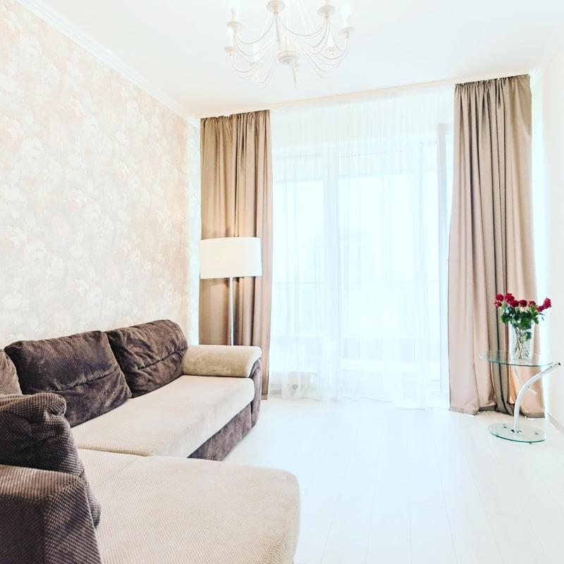 1 Room 60M2 Center Of Obolon Near River Side. With Terrace. 22 Floor Kiev Exterior foto
