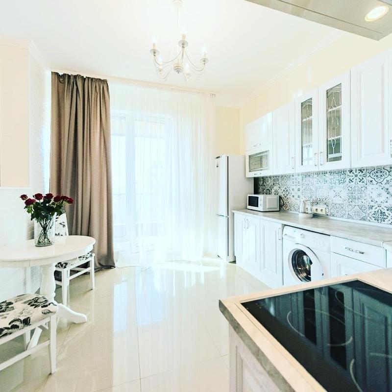 1 Room 60M2 Center Of Obolon Near River Side. With Terrace. 22 Floor Kiev Exterior foto