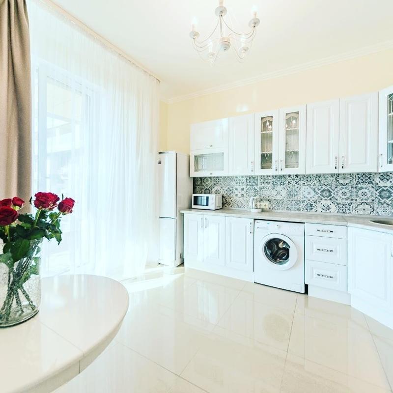 1 Room 60M2 Center Of Obolon Near River Side. With Terrace. 22 Floor Kiev Exterior foto